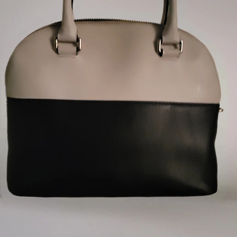 Elegant Black and Cream Handbag